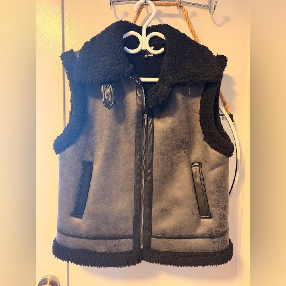 H&M Black and Gray Vest
